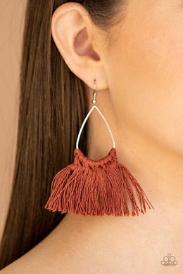 tassel-treat-brown-earrings