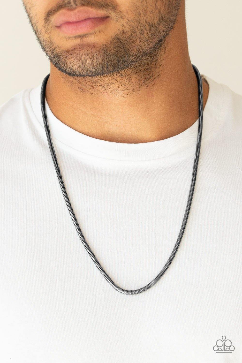 Victory Lap - Black Necklace - Paparazzi Accessories - Sassysblingandthings