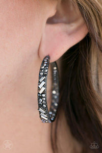 glitzy-by-association-black-earrings-paparazzi-accessories
