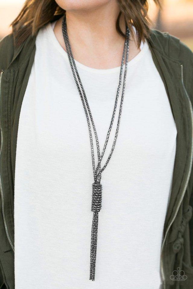boom-boom-knock-you-out!-black-necklace-paparazzi-accessories