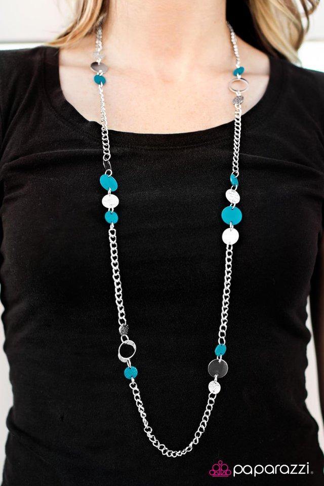 casually-dating-blue-necklace-paparazzi-accessories