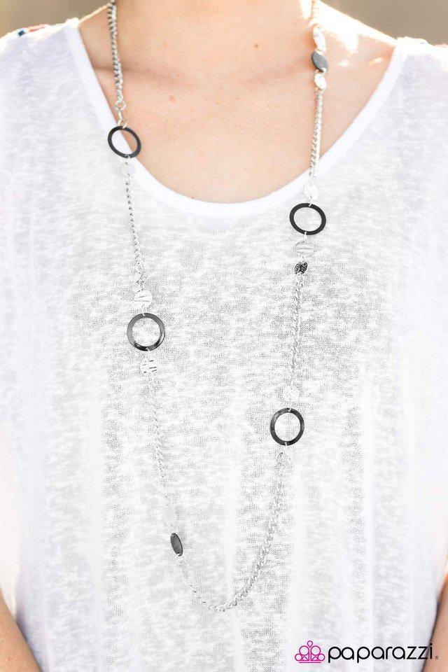 cant-fight-the-moonlight-black-necklace-paparazzi-accessories