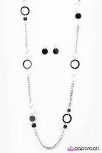 cant-fight-the-moonlight-black-necklace-paparazzi-accessories