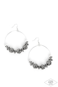 threaded-hoops-silver-shimmer-accent-blockbus-paparazzi-accessories