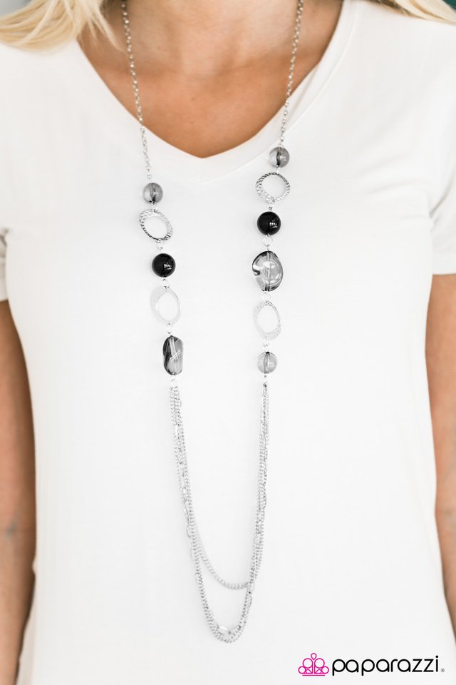 sassy-and-glassy-black-necklace-paparazzi-accessories