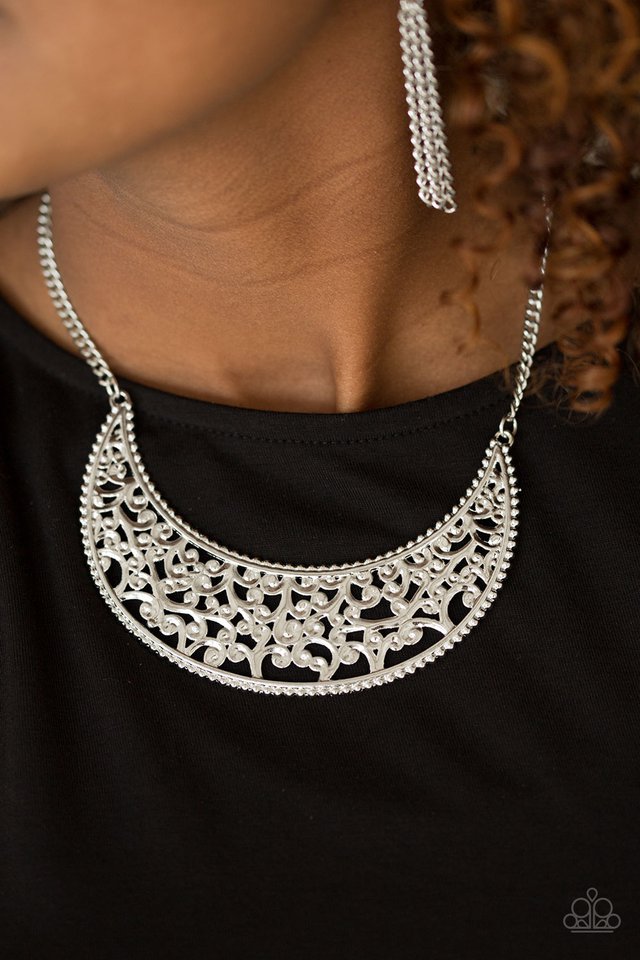 moroccan-moon-silver-necklace-paparazzi-accessories