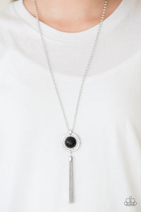 always-front-and-center-black-necklace-paparazzi-accessories