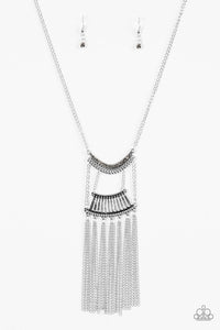 glam-goddess-silver-necklace-paparazzi-accessories