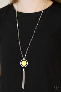 always-front-and-center-yellow-necklace-paparazzi-accessories