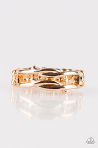 very-vogue-gold-ring-paparazzi-accessories