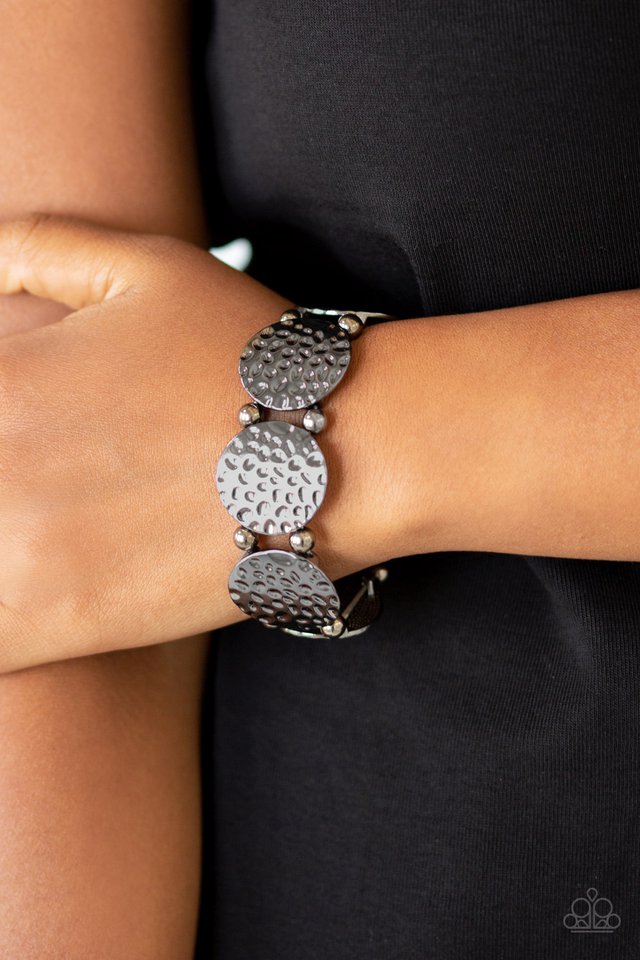 glisten-and-learn-black-bracelet-paparazzi-accessories
