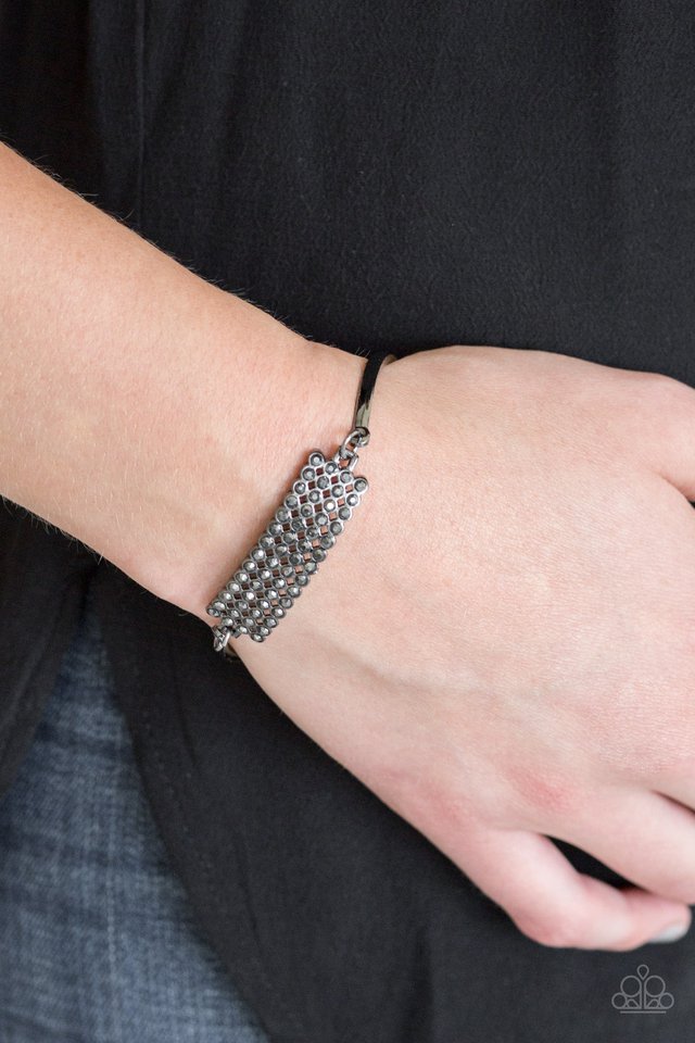 top-class-class-black-bracelet-paparazzi-accessories
