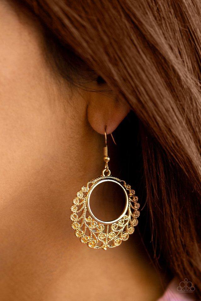 grapevine-glamorous-gold-earrings-paparazzi-accessories