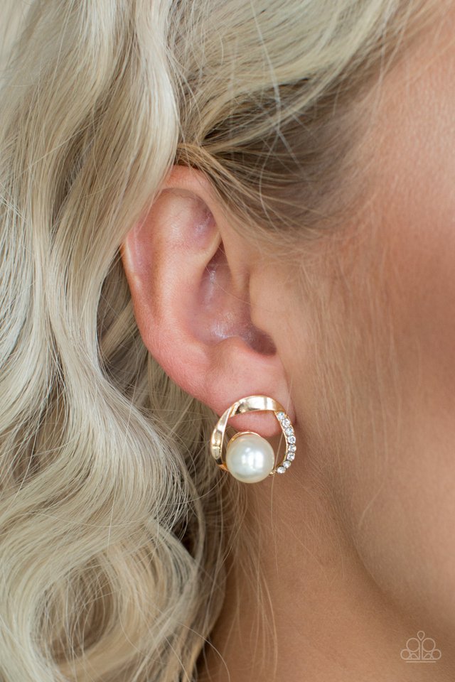 stylishly-suave-gold-earrings-paparazzi-accessories