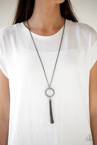 straight-to-the-top-black-necklace