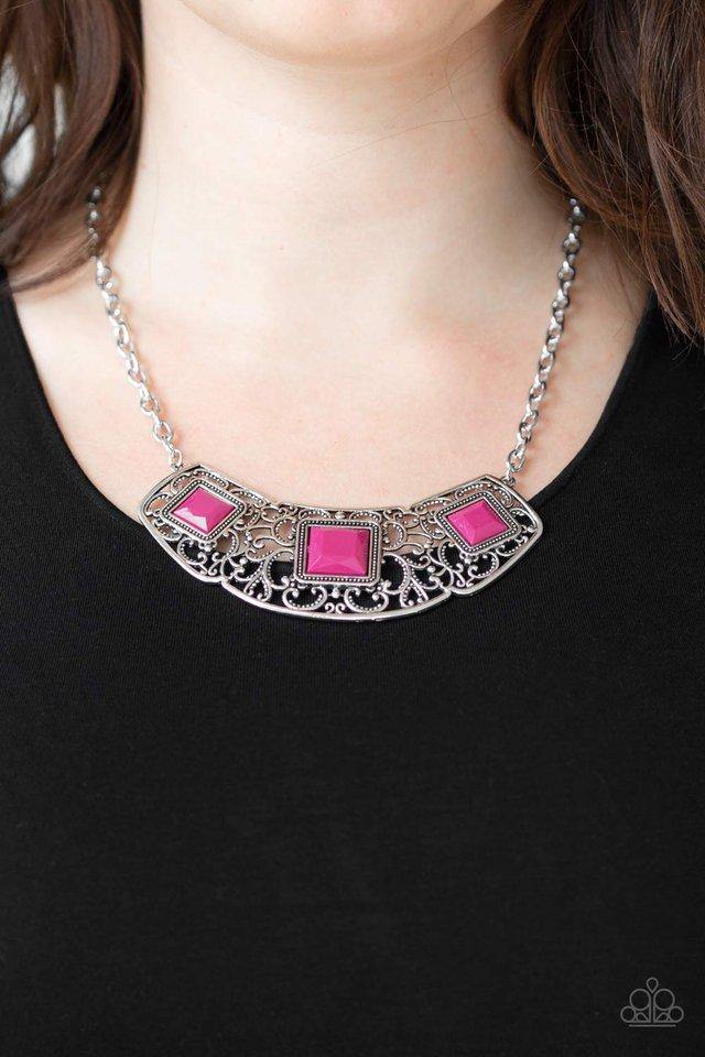 feeling-inde-pendant-pink-necklace