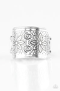 wild-meadows-silver-ring-paparazzi-accessories