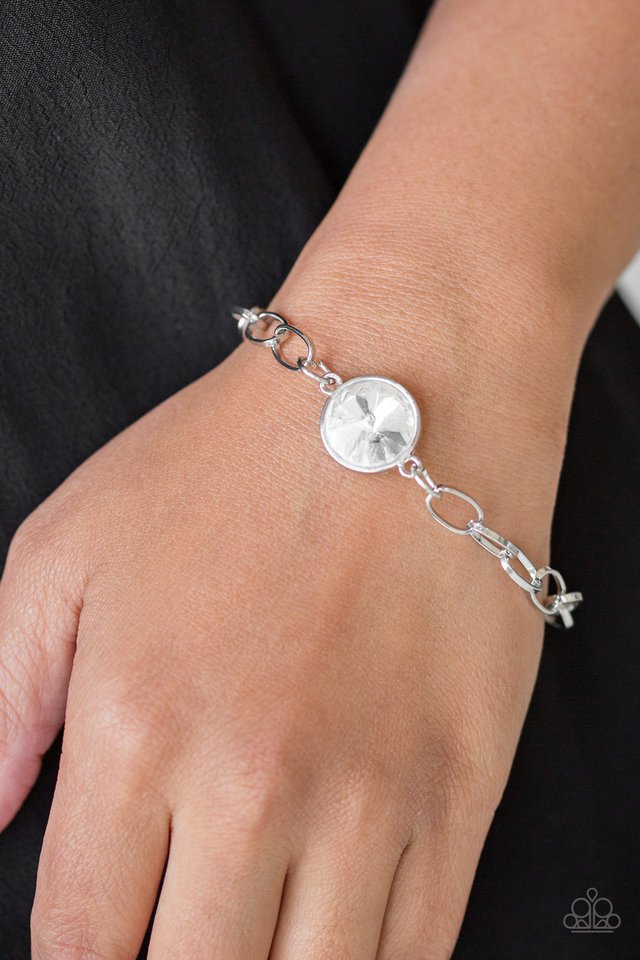 all-aglitter-white-bracelet-paparazzi-accessories