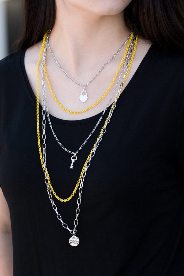 right-on-key-yellow-necklace-paparazzi-accessories