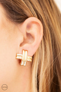 couture-crossover-gold-earrings-paparazzi-accessories