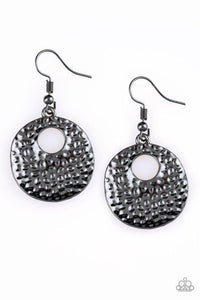 a-taste-for-texture-black-earrings-paparazzi-accessories