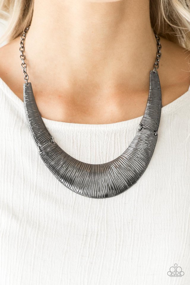 feast-or-famine-black-necklace-paparazzi-accessories