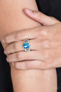 supreme-bling-blue-ring-paparazzi-accessories