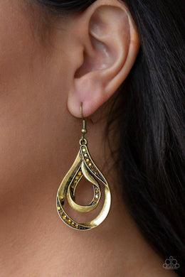 flavor-of-the-fleek-brass-earrings-paparazzi-accessories