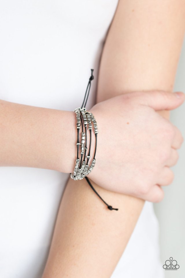 modern-minimalism-black-bracelet-paparazzi-accessories