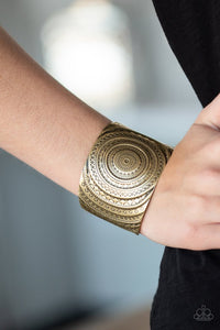 bare-your-sol-brass-bracelet-paparazzi-accessories
