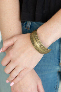 desert-peaks-brass-bracelet-paparazzi-accessories