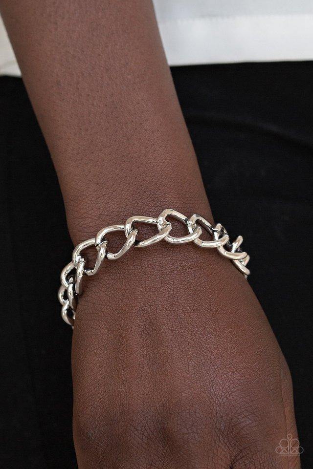chainge-of-scene-silver-bracelet-paparazzi-accessories
