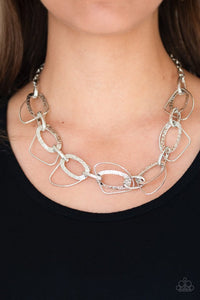 very-avant-garde-silver-necklace-paparazzi-accessories