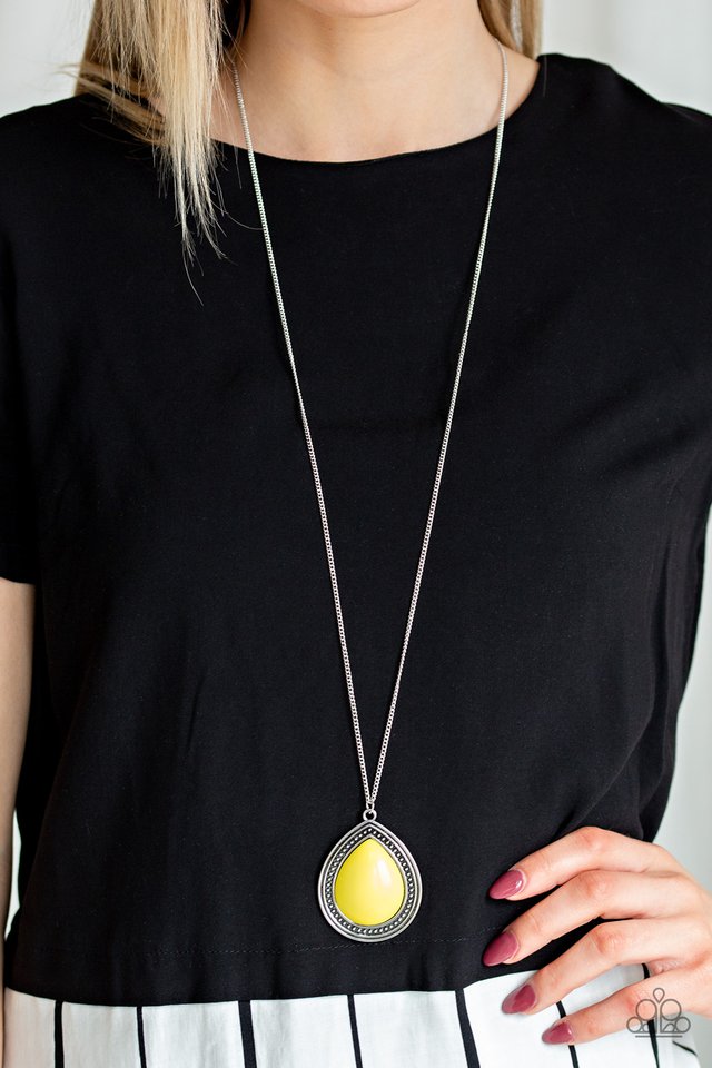 chroma-courageous-yellow-necklace-paparazzi-accessories