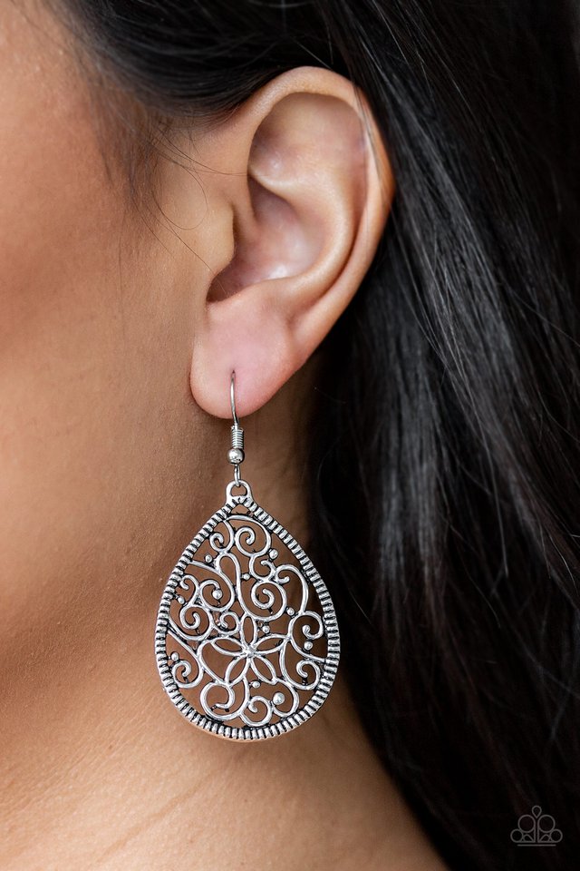 im-doing-vine-silver-earrings-paparazzi-accessories