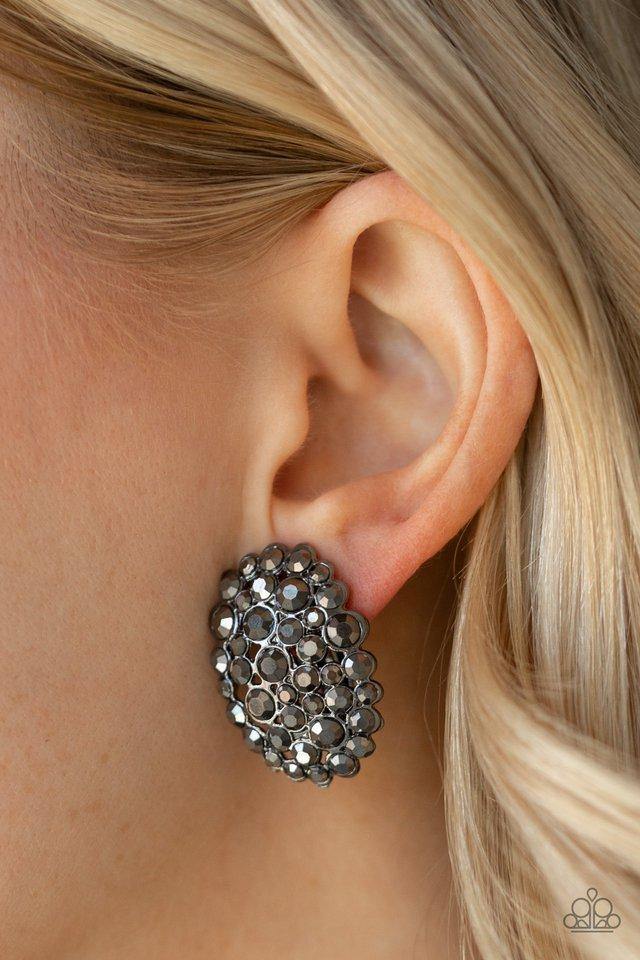 daring-dazzle-black-post-earrings-paparazzi-accessories