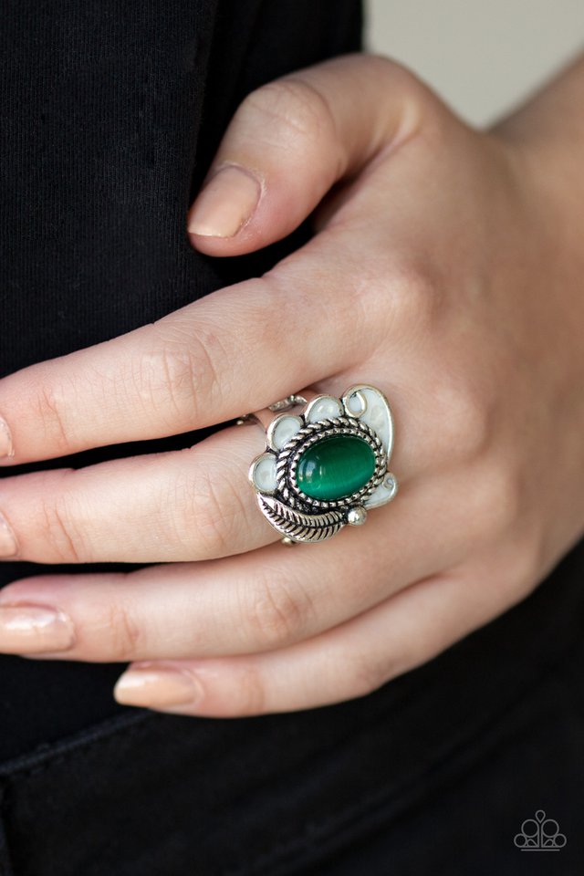 fairytale-magic-green-ring-paparazzi-accessories