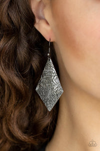 texture-retreat-black-earrings-paparazzi-accessories