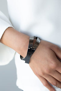 havent-sheen-nothing-yet-black-bracelet-paparazzi-accessories