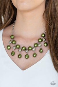 queen-of-the-gala-green-necklace-paparazzi-accessories
