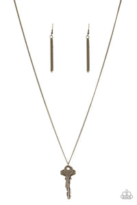 the-keynoter-brass-necklace-paparazzi-accessories
