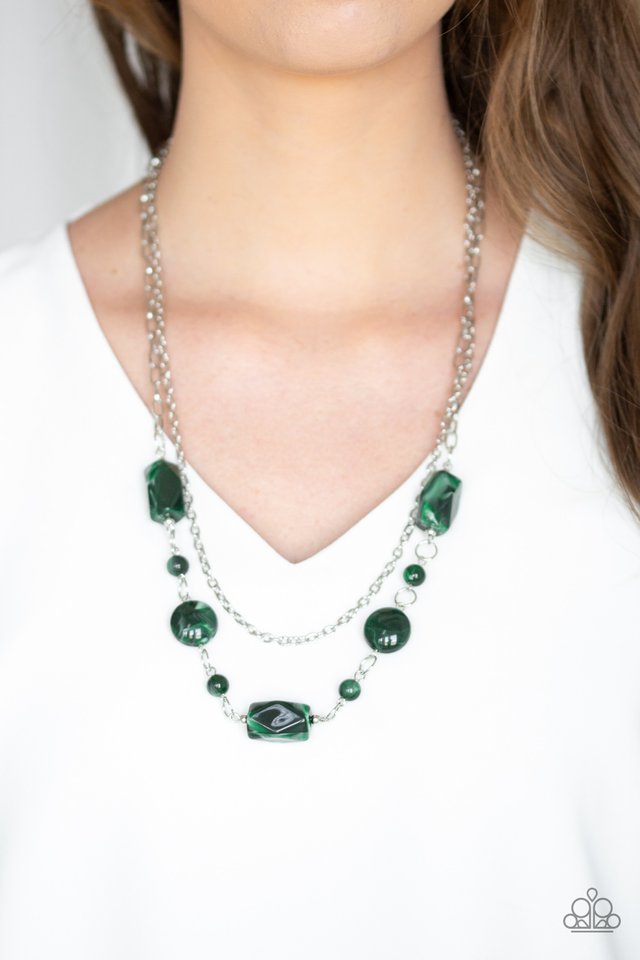 colorfully-cosmopolitan-green-necklace-paparazzi-accessories