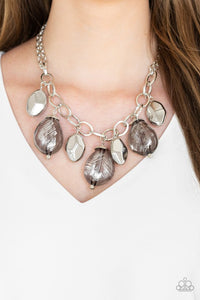 looking-glass-glamorous-silver-necklace-paparazzi-accessories