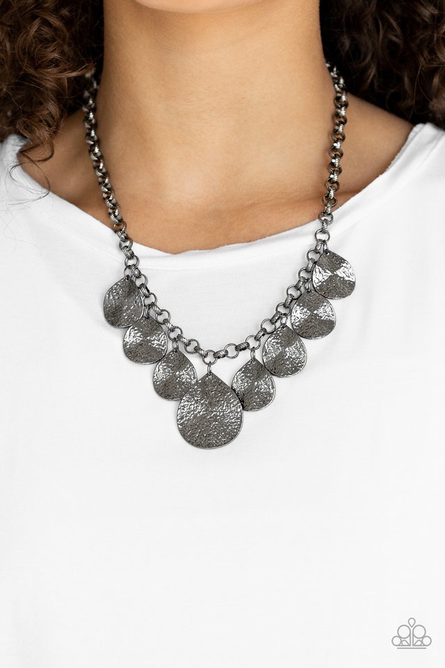 texture-storm-black-necklace-paparazzi-accessories
