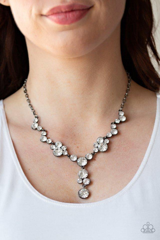 inner-light-black-necklace