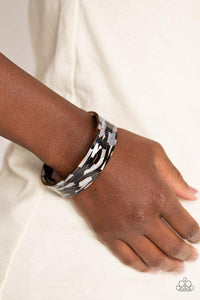 glaze-daze-black-bracelet-paparazzi-accessories