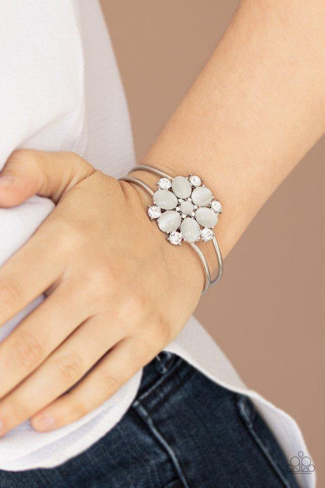 garden-extravagance-white-bracelet