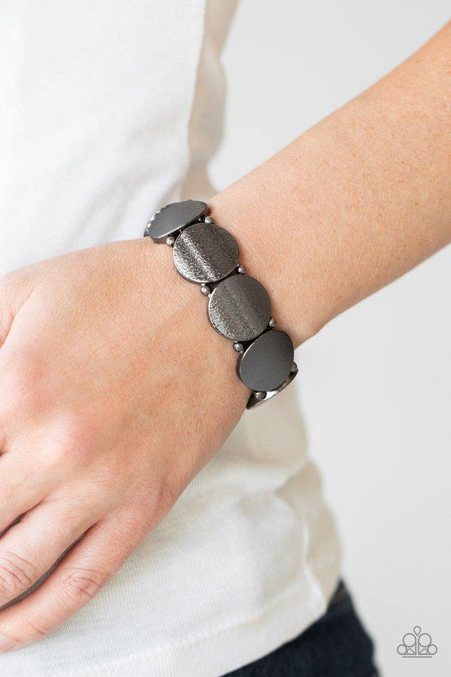 metallic-spotlight-black-bracelet