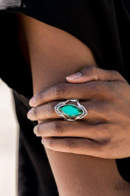 leading-luster-green-ring