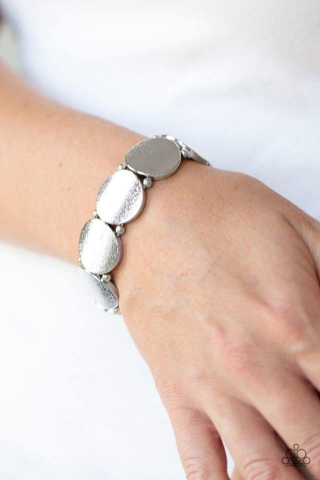 metallic-spotlight-silver-bracelet